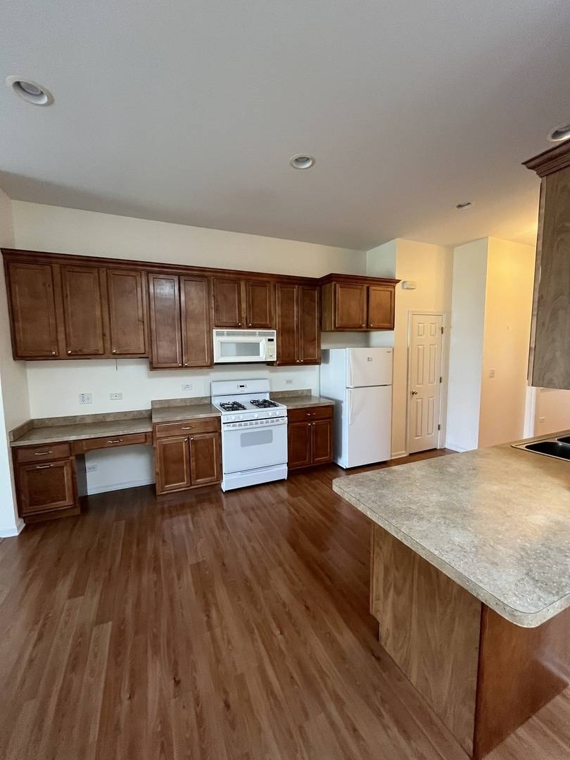 Beecher, IL 60401,965 Keenan LN