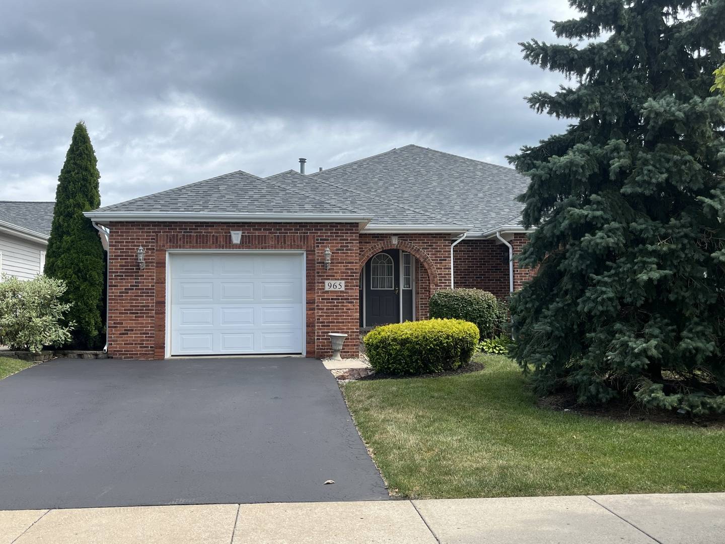 Beecher, IL 60401,965 Keenan LN