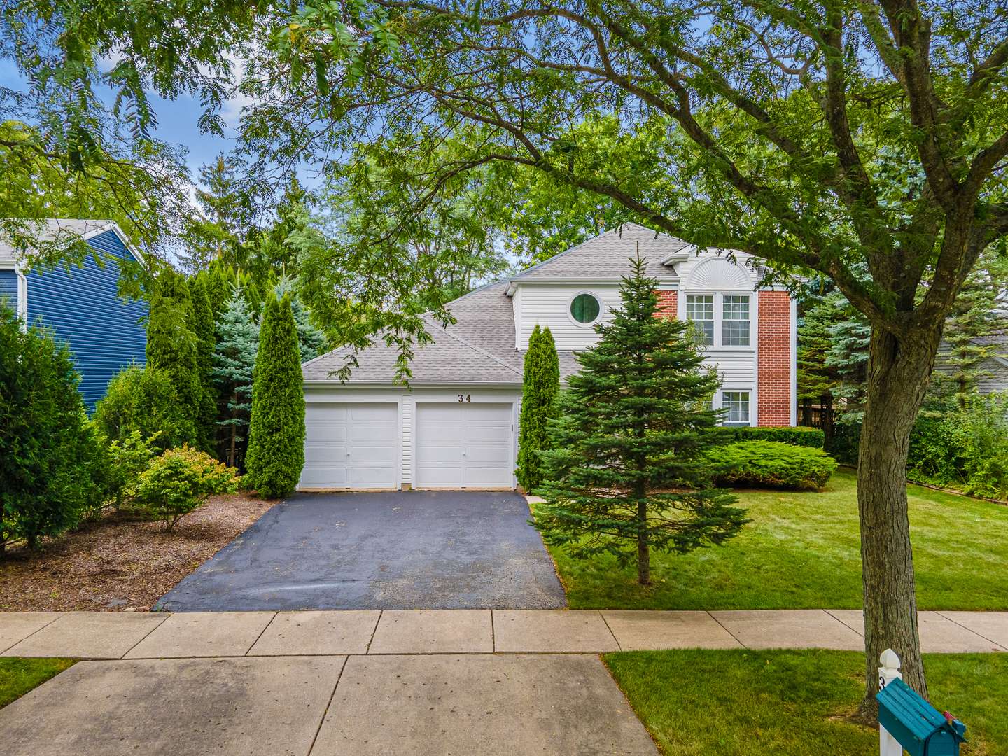 Vernon Hills, IL 60061,34 Southfield DR