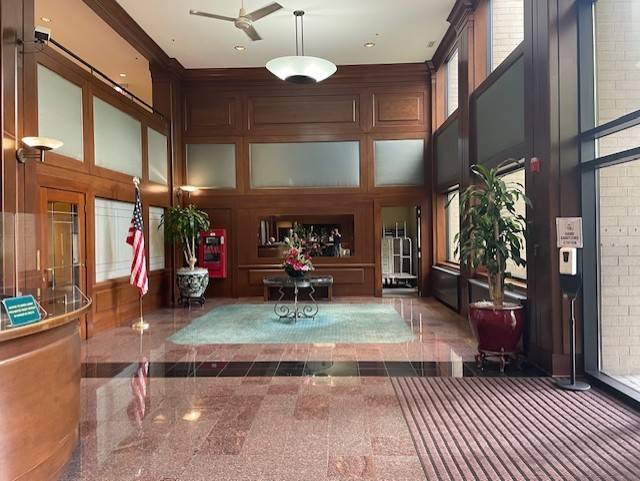 Lincolnwood, IL 60712,4545 W Touhy AVE #103