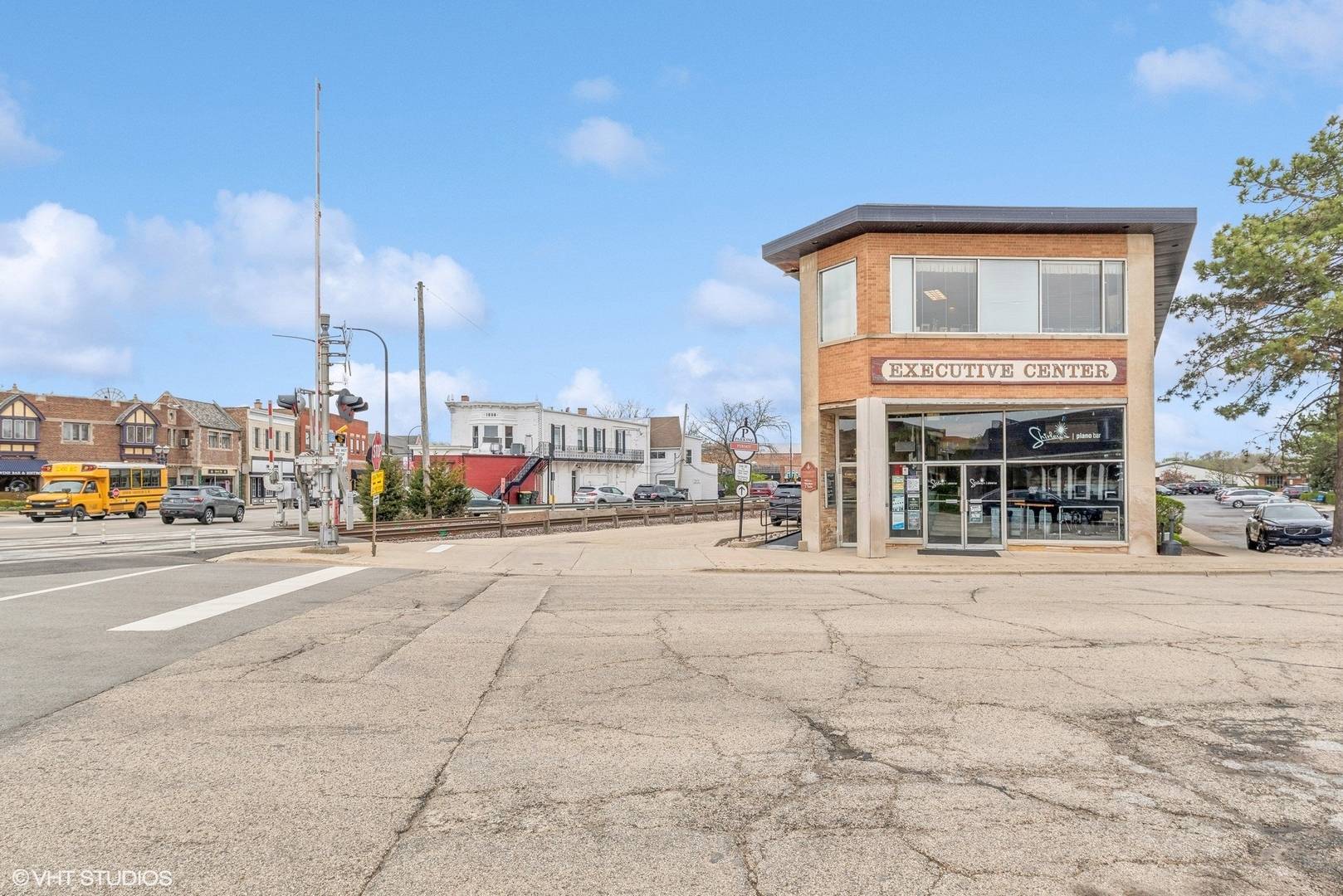 Barrington, IL 60010,102 N Cook ST
