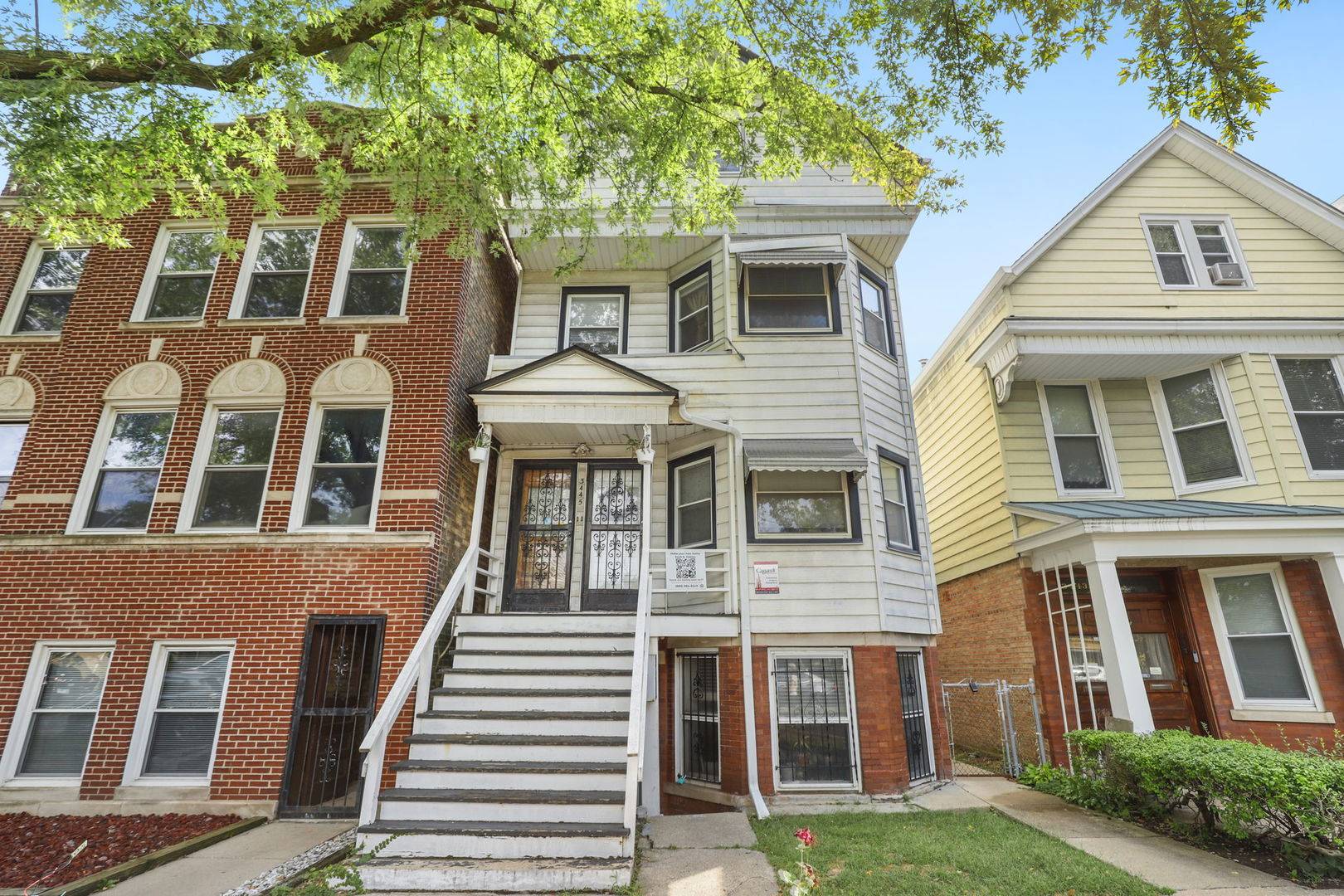Chicago, IL 60618,3445 N Oakley AVE