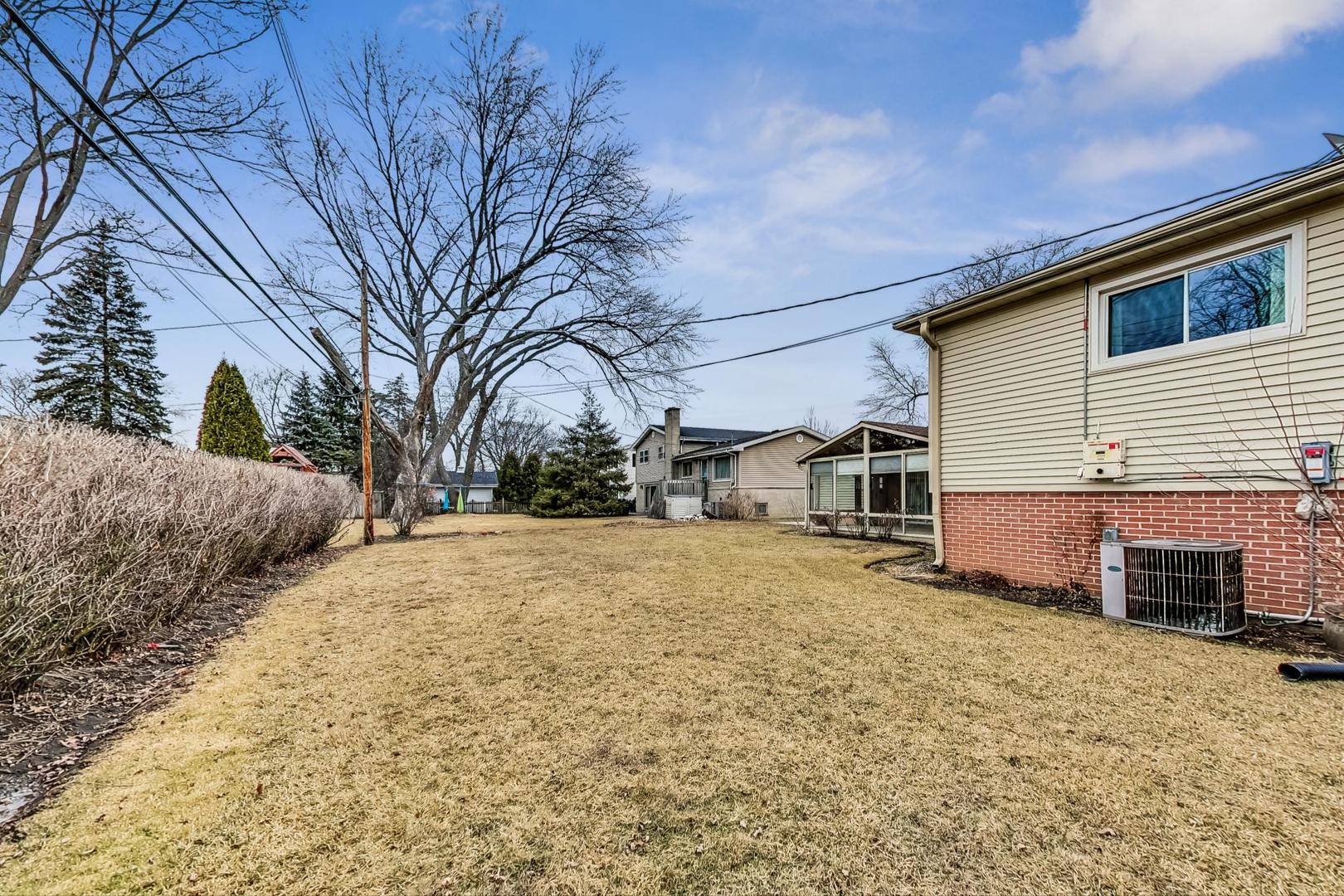 Mount Prospect, IL 60056,112 S Waverly PL