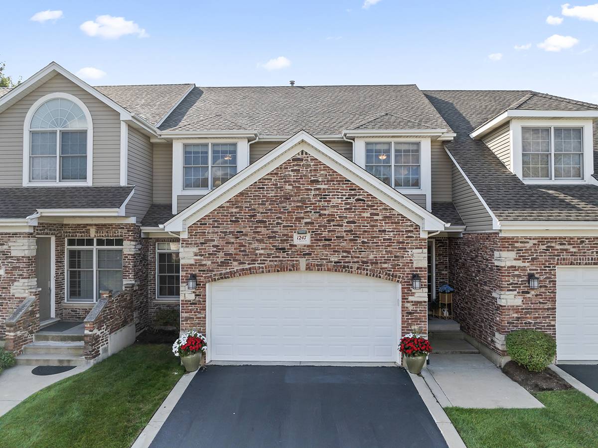 Palatine, IL 60067,1247 S Falcon DR