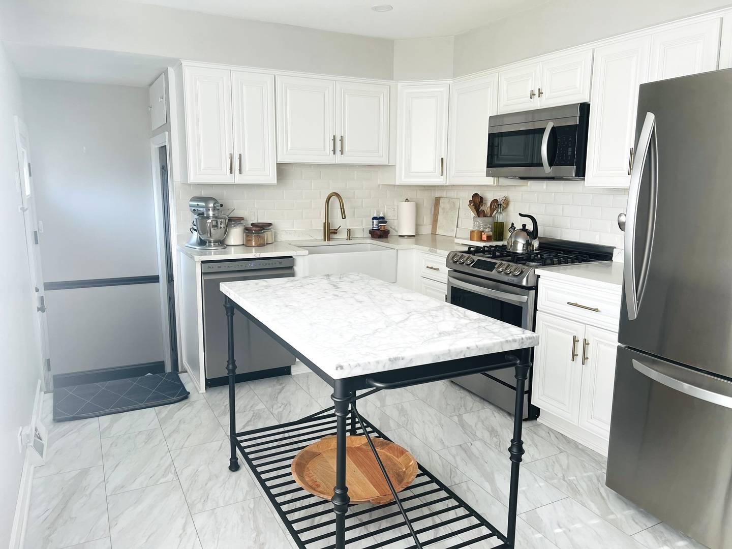 Bensenville, IL 60106,929 David DR