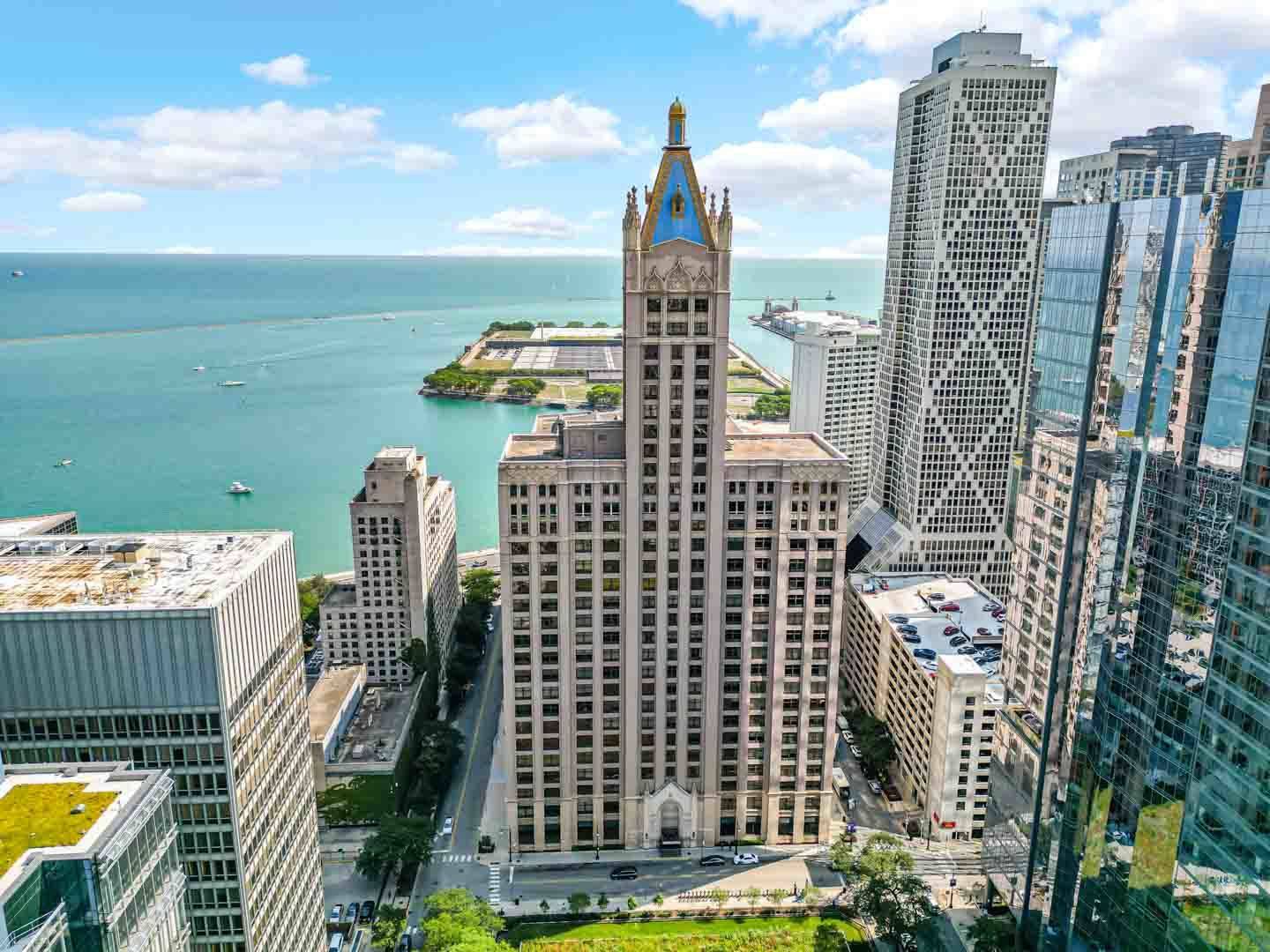 Chicago, IL 60611,680 N Lake Shore DR #519