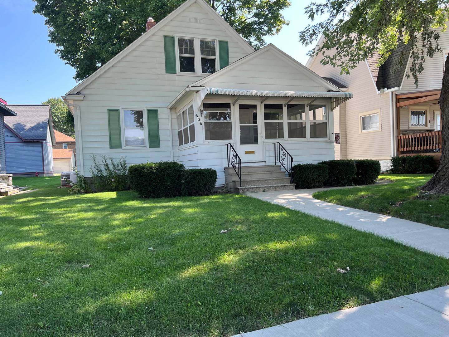 Sterling, IL 61081,606 1st AVE