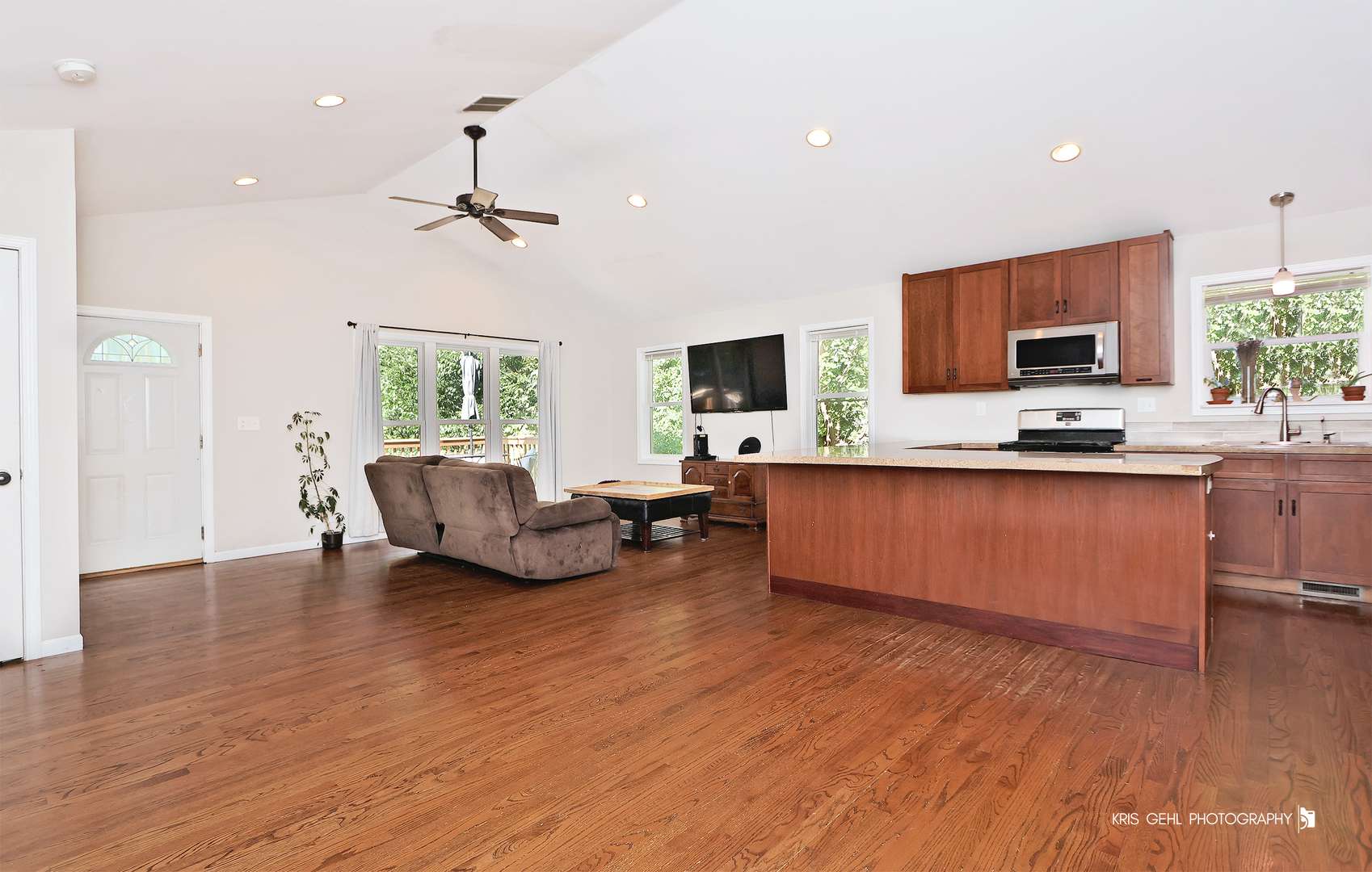 Round Lake Beach, IL 60073,1418 Meadowbrook DR