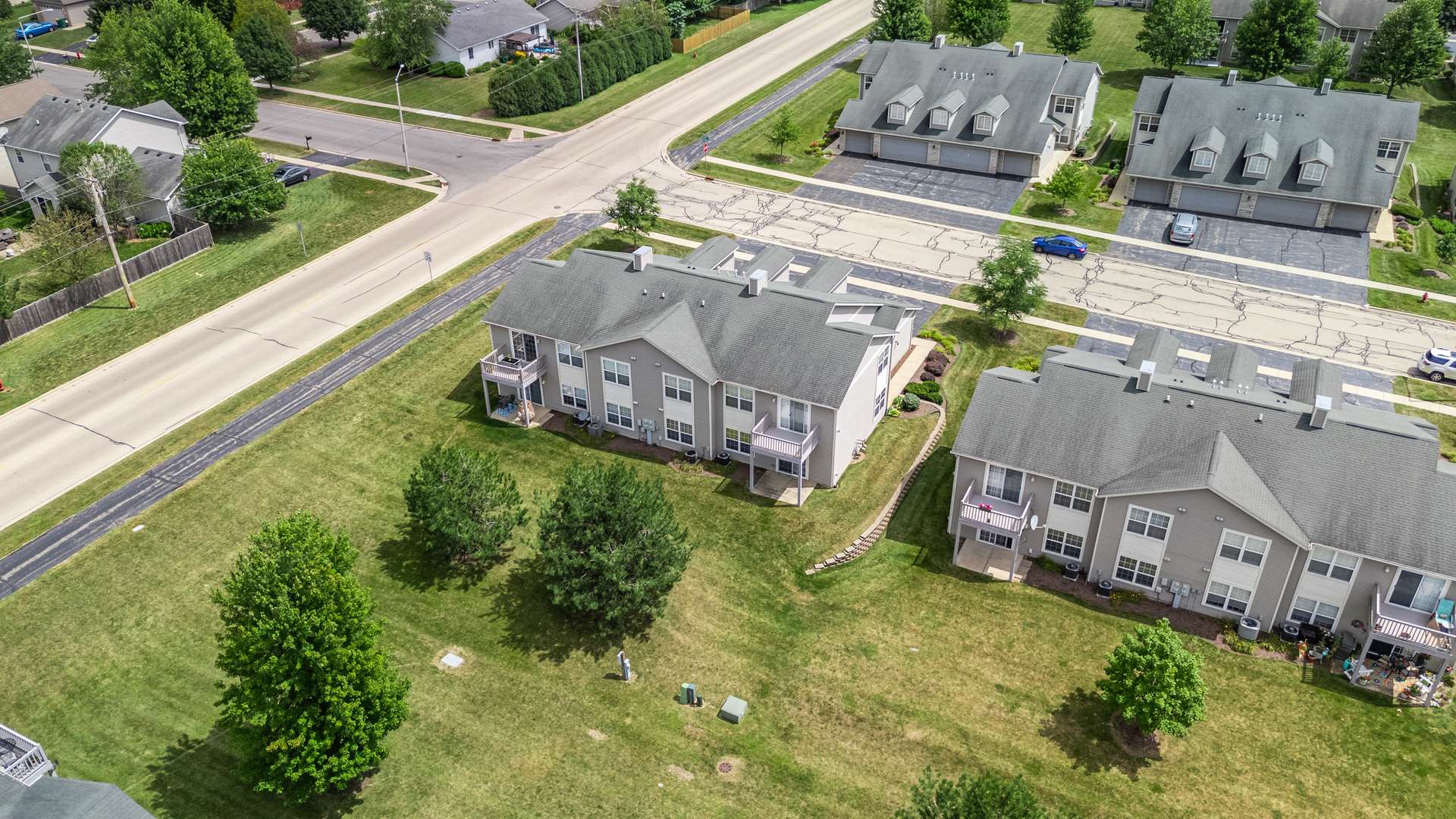 Sycamore, IL 60178,989 Penny LN #989
