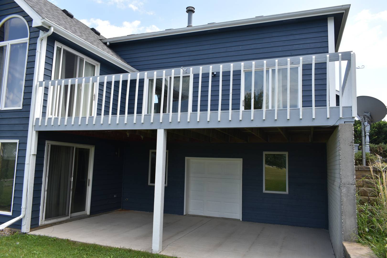 El Paso, IL 61738,585 Fairway DR