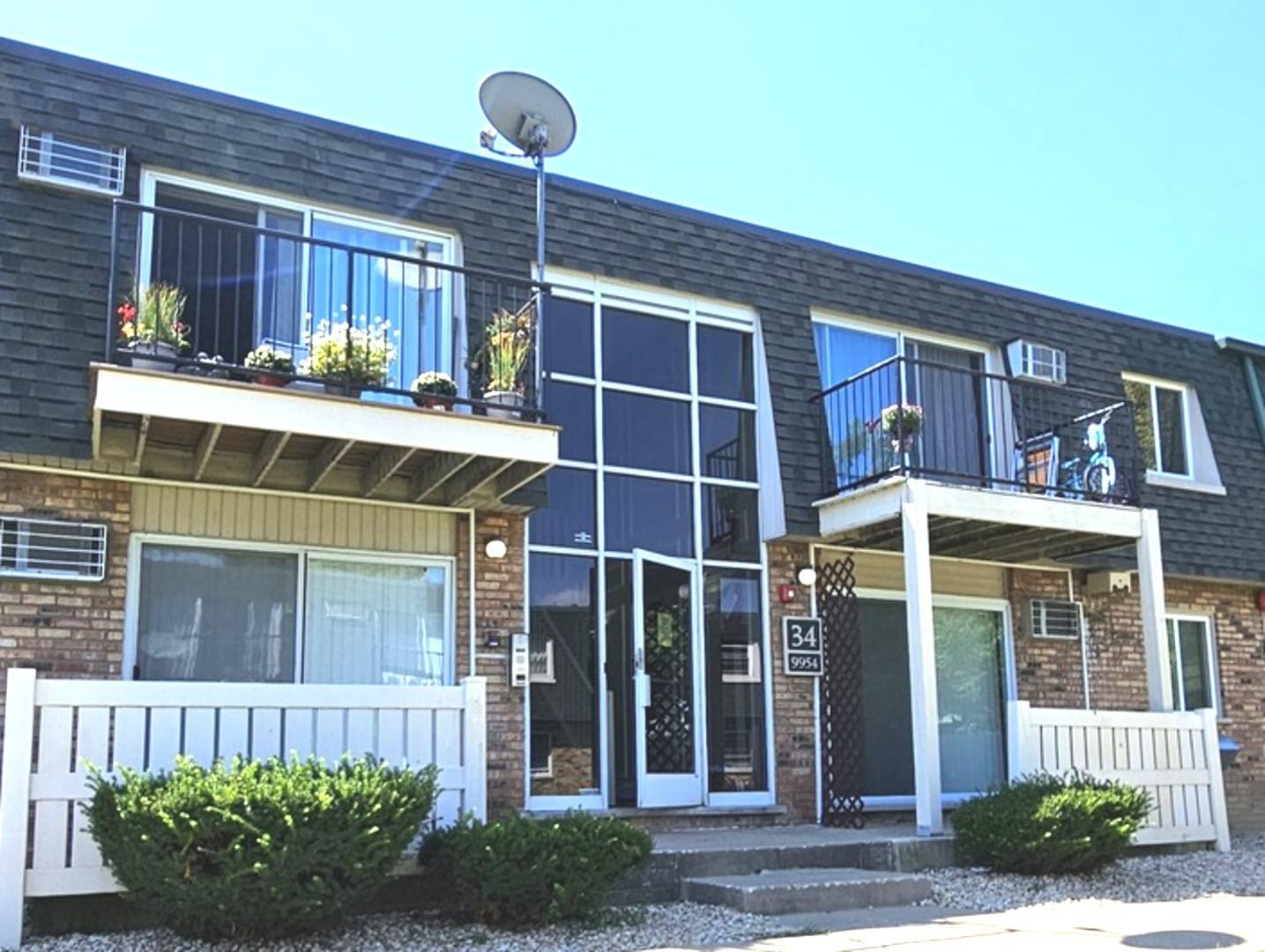 Palos Hills, IL 60465,9954 S 84 TER #111
