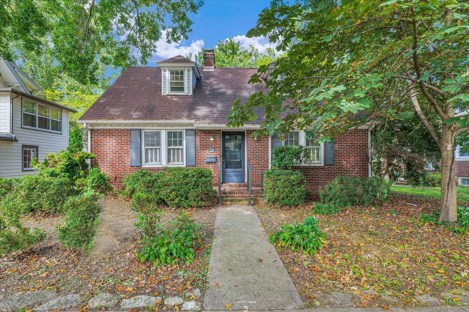 Urbana, IL 61801,612 W Washington ST