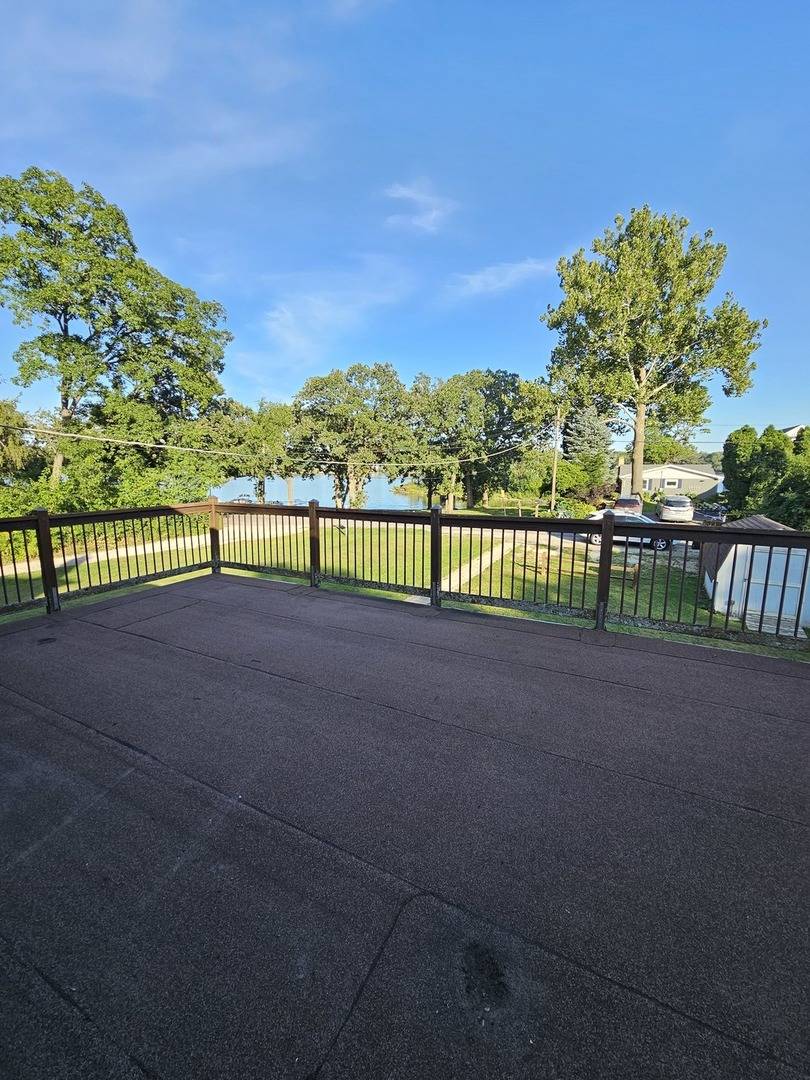 Wonder Lake, IL 60097,4523 W Lake Shore DR