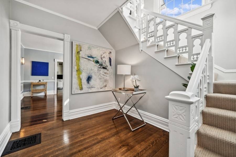 Winnetka, IL 60093,883 Elm ST