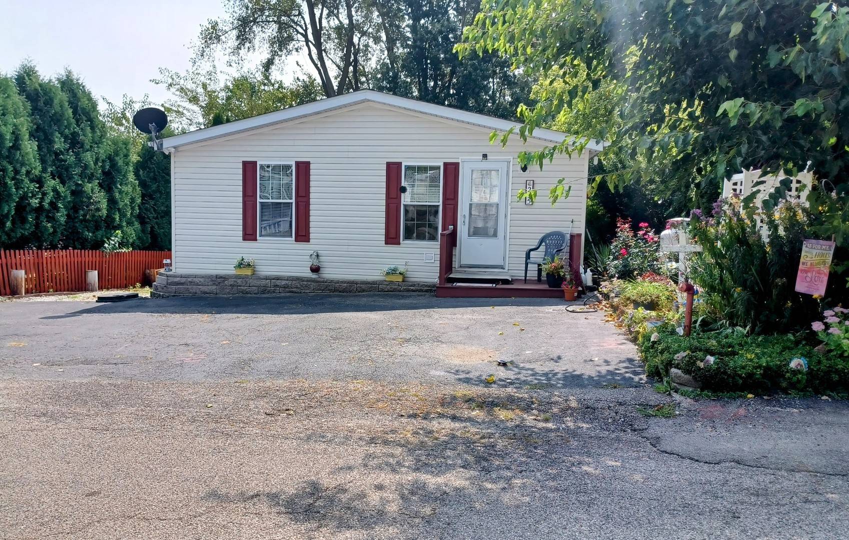 Lakemoor, IL 60051,235 Windward
