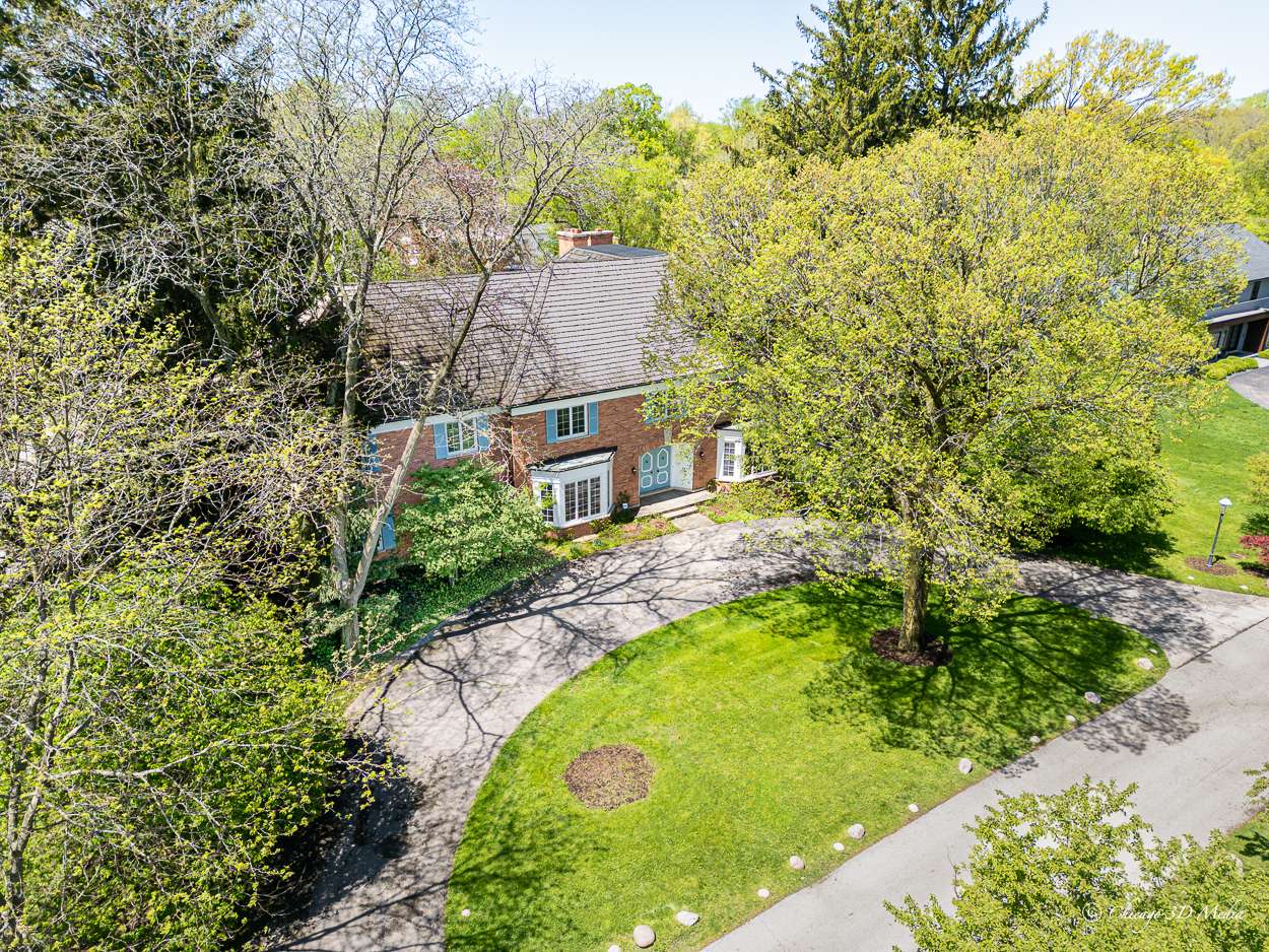 Winnetka, IL 60093,17 Longmeadow RD