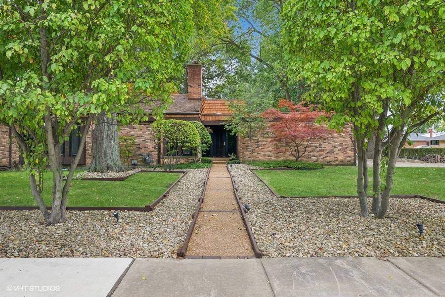 Lincolnwood, IL 60645,4557 W Albion AVE