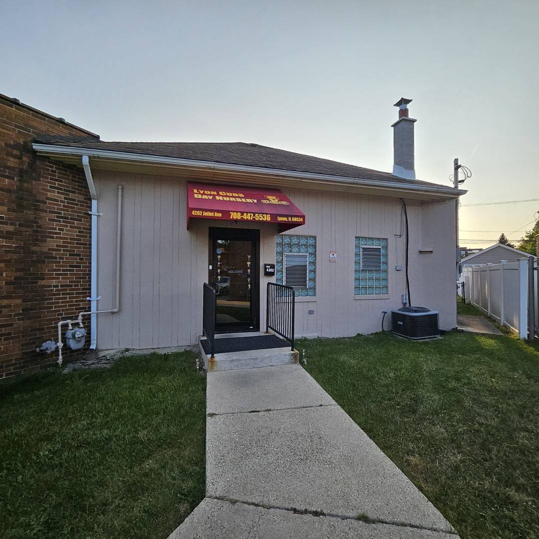 Lyons, IL 60534,4262 Joliet AVE