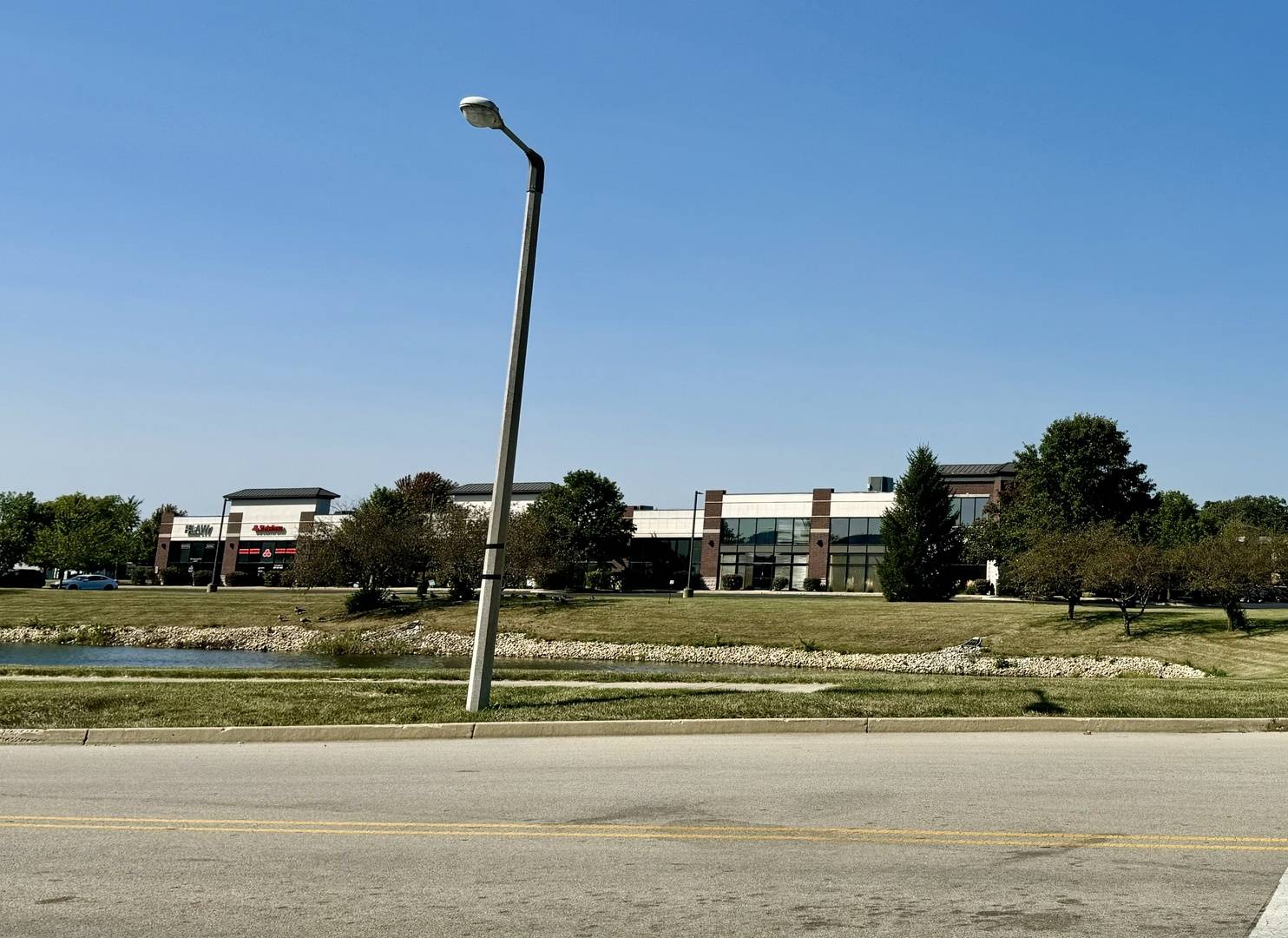 Yorkville, IL 60560,129 Commercial DR #17C