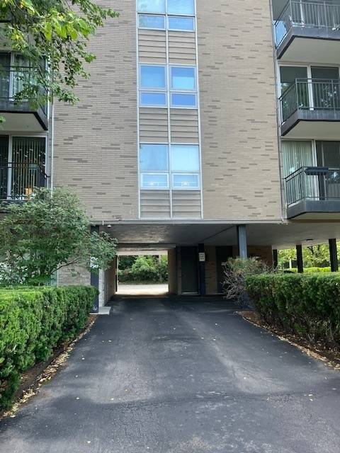 River Forest, IL 60305,424 Park AVE #204