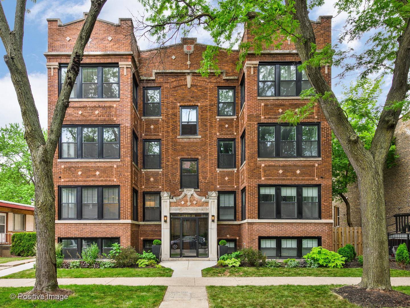 Chicago, IL 60645,7310 N Claremont AVE #3N