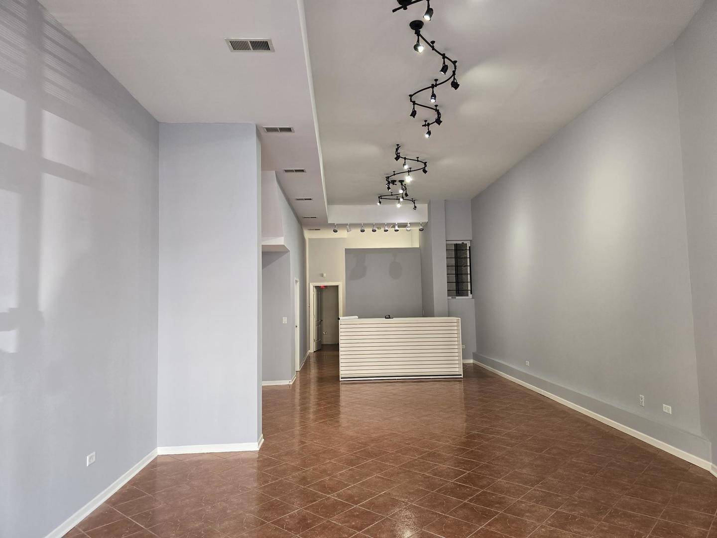 Chicago, IL 60614,1449 W Fullerton AVE