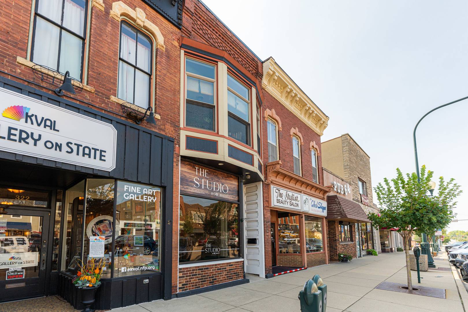 Sycamore, IL 60178,326 W State ST