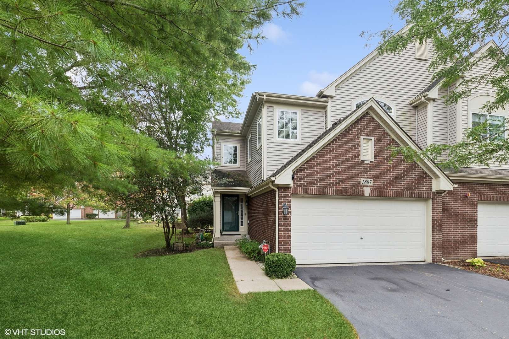 Hoffman Estates, IL 60192,1807 Maureen DR