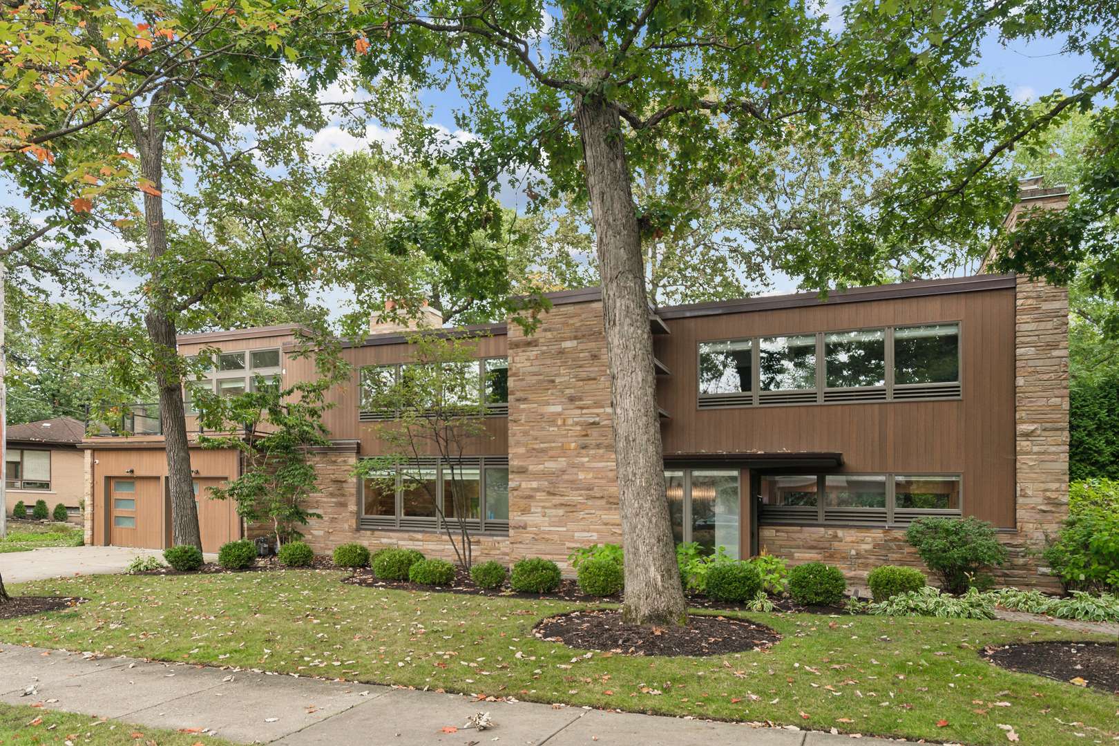 Highland Park, IL 60035,415 Dell LN
