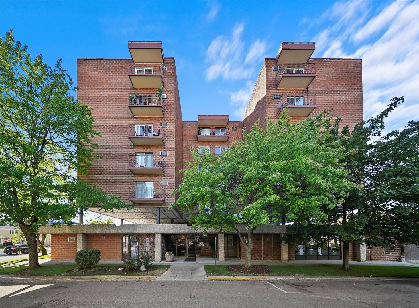 Elmwood Park, IL 60707,7830 W North AVE #304