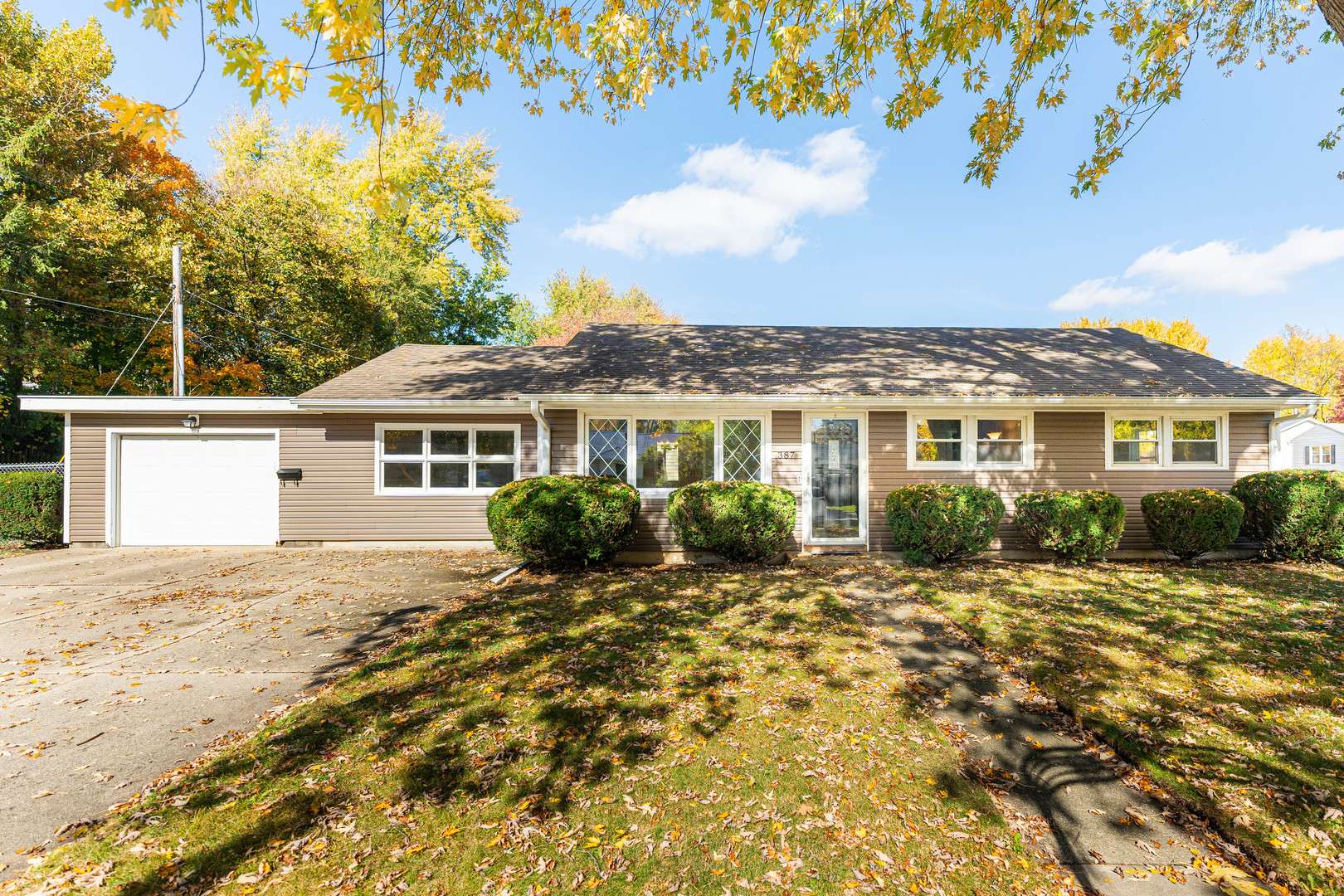 Sycamore, IL 60178,387 Home ST