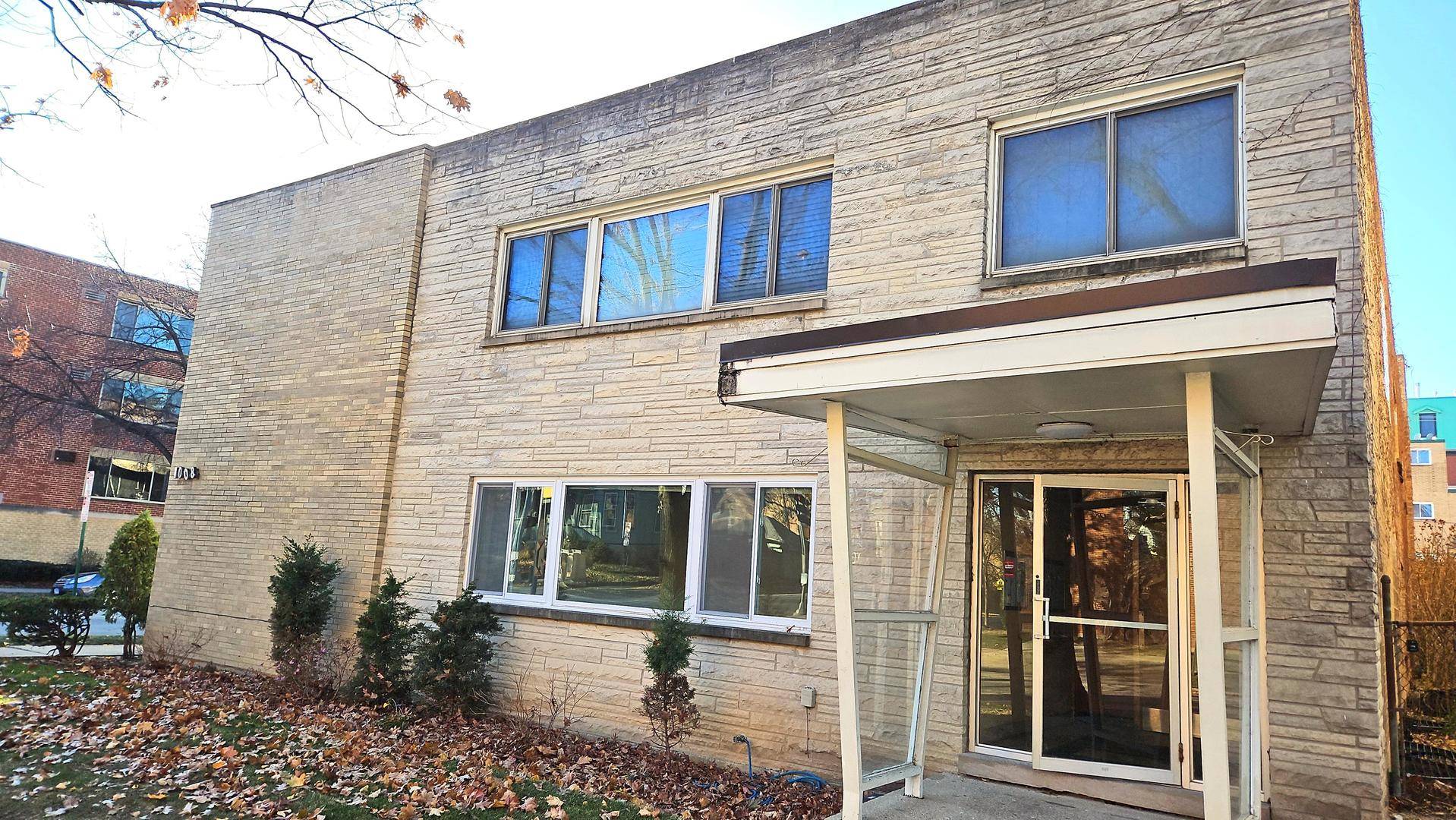 Oak Park, IL 60302,1008 Washington BLVD #1