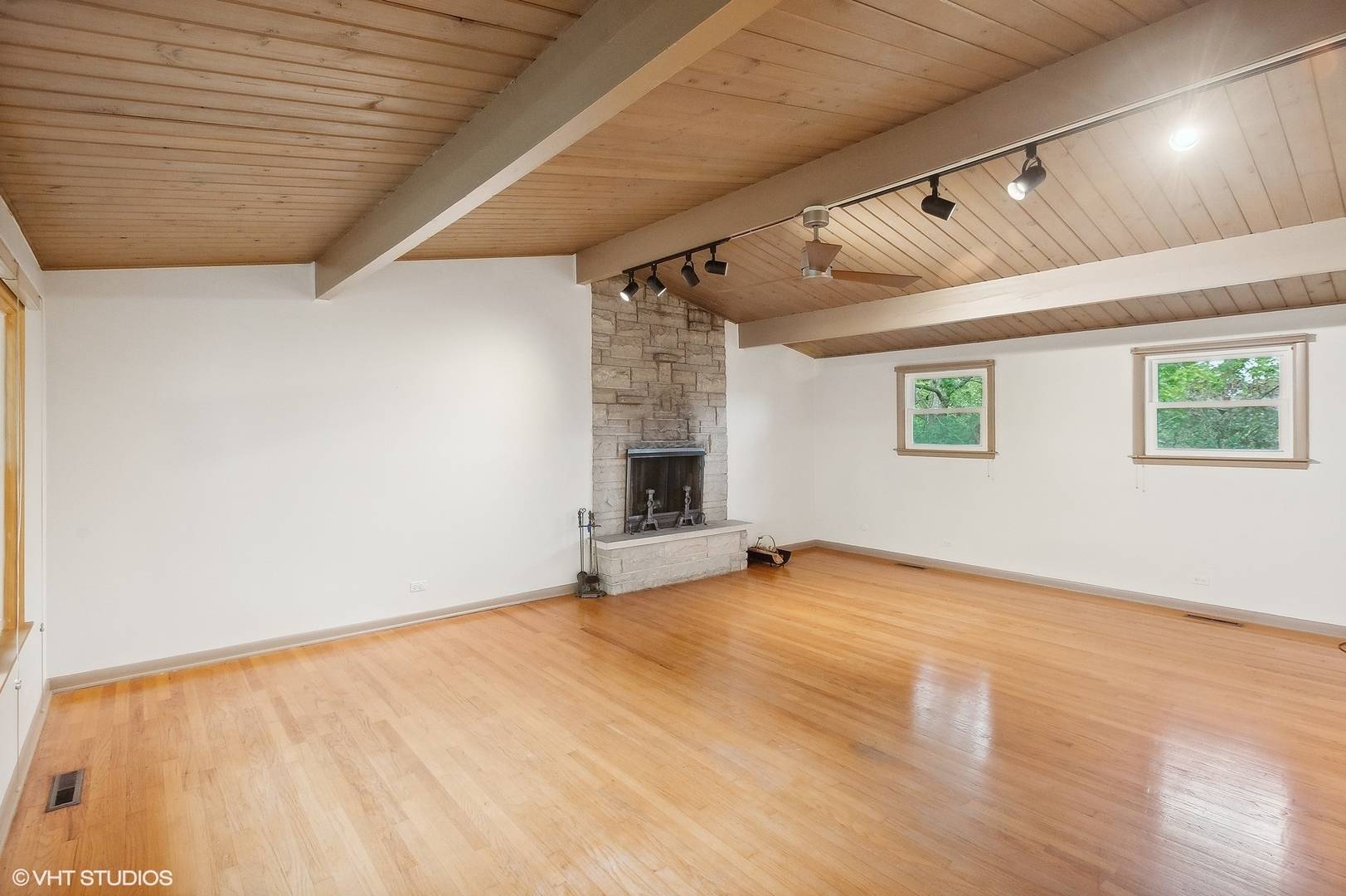 Morton Grove, IL 60053,9421 Ozark AVE