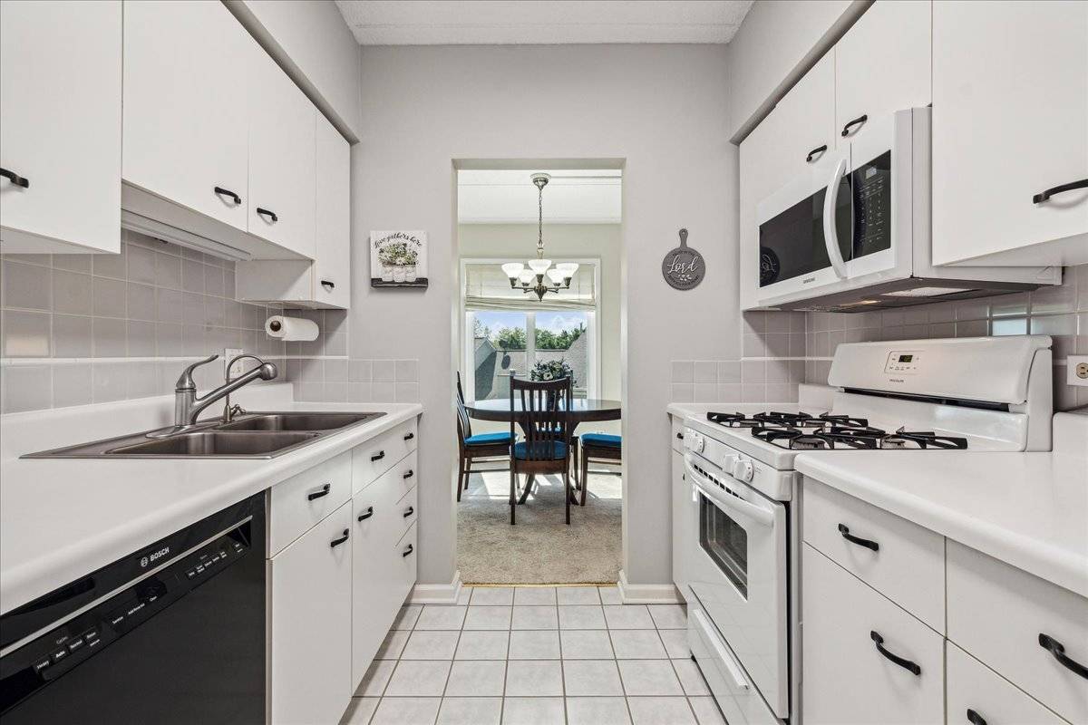 Lake Bluff, IL 60044,12900 W Heiden CIR #4303