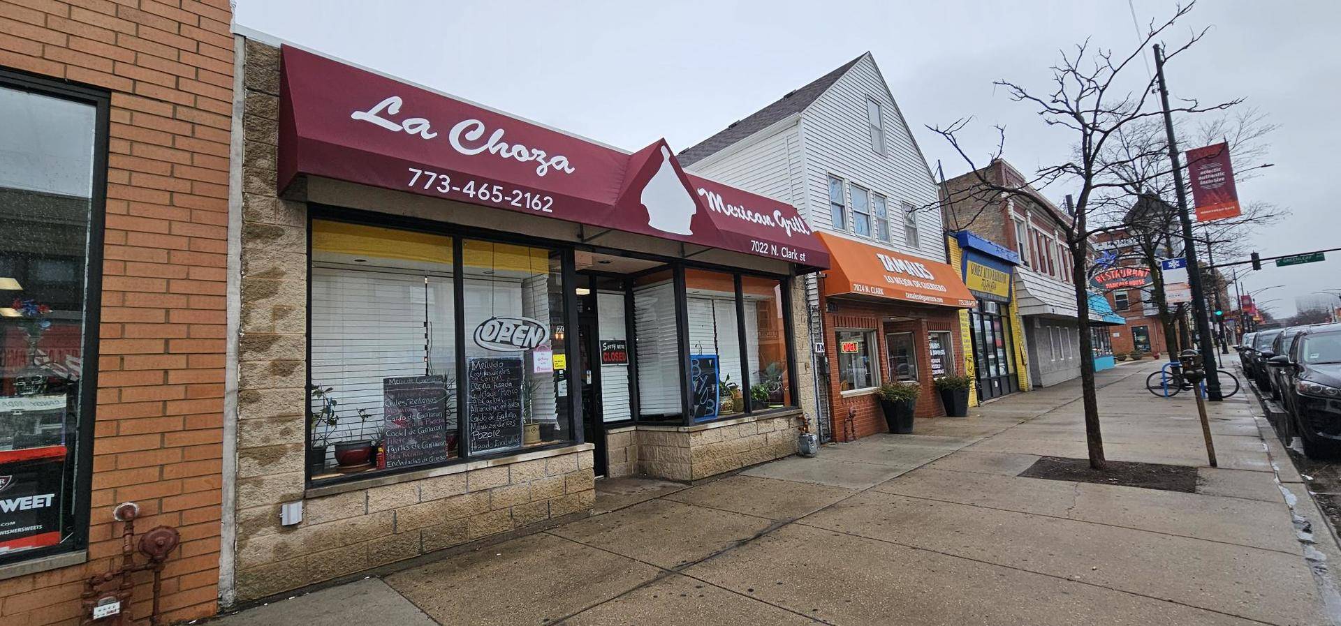 Chicago, IL 60626,7022 N Clark ST