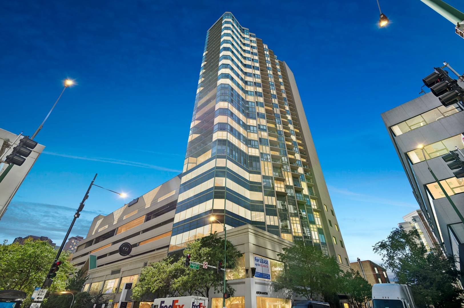 Chicago, IL 60610,111 W MAPLE ST #2907