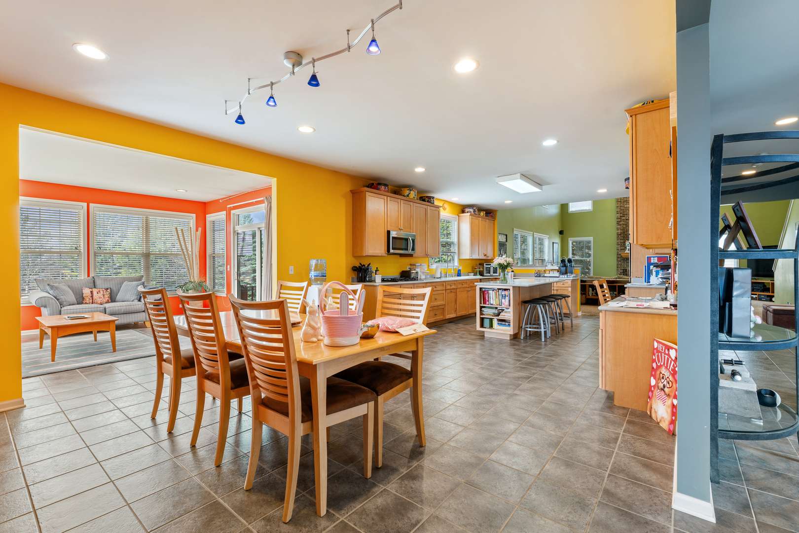 Barrington, IL 60010,809 Magnuson CT