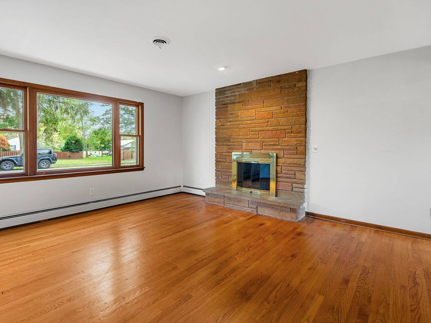 Fox River Grove, IL 60021,105 Gladys AVE