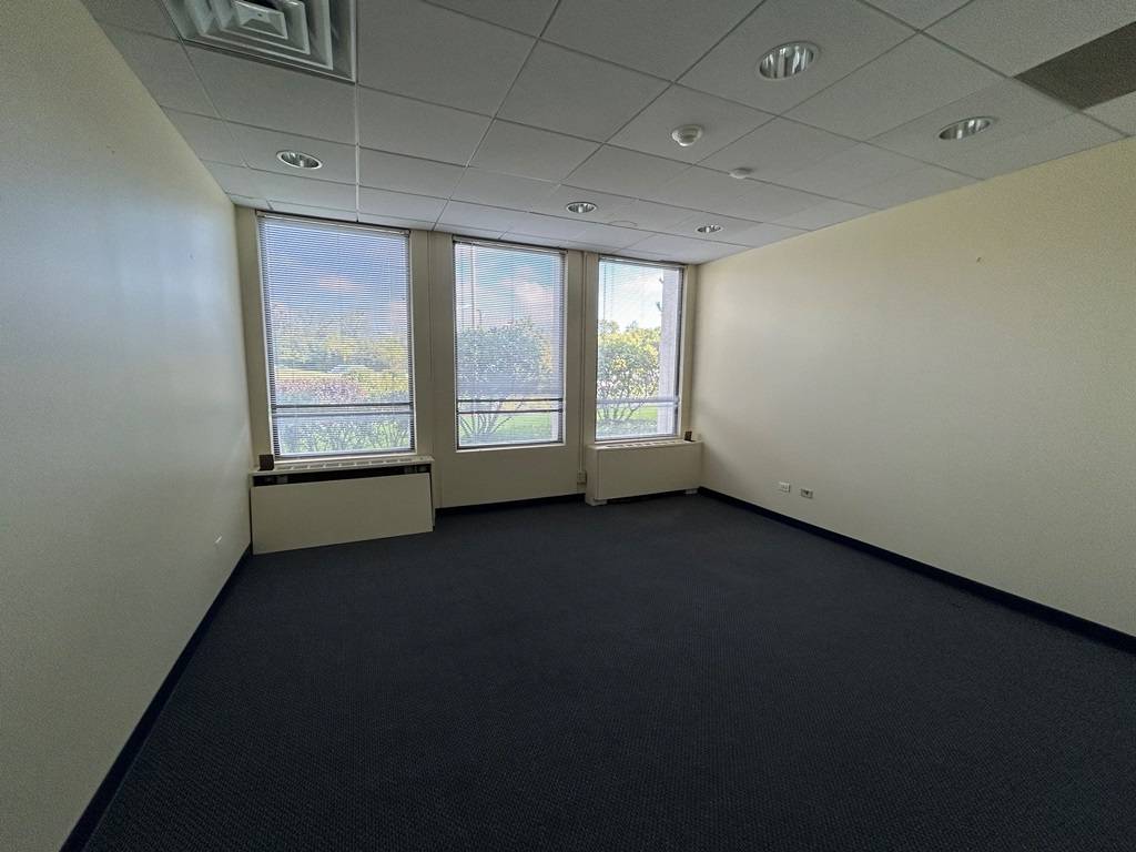 Wilmette, IL 60091,3201 Old Glenview RD #150