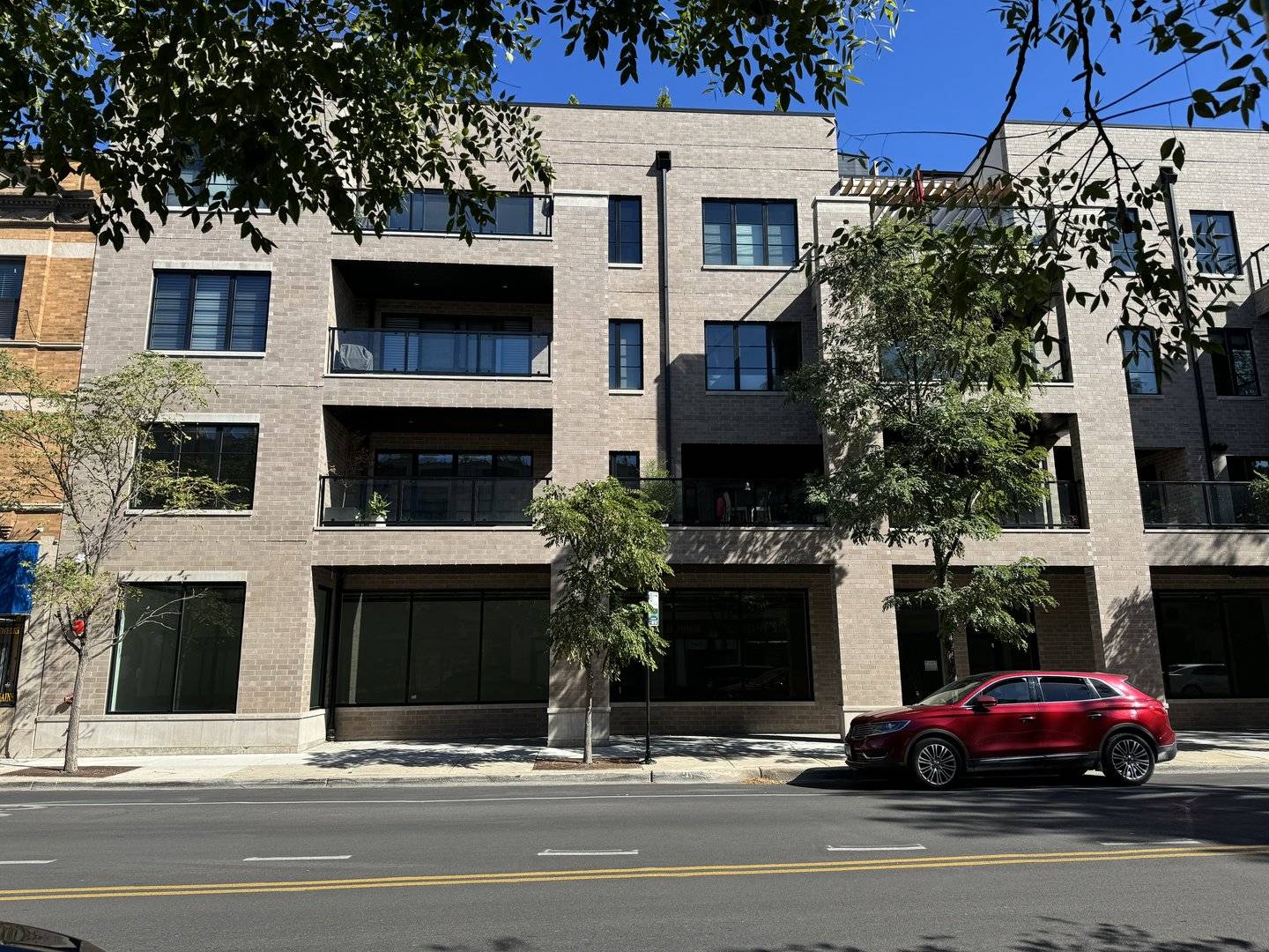Chicago, IL 60640,4537 N Clark ST