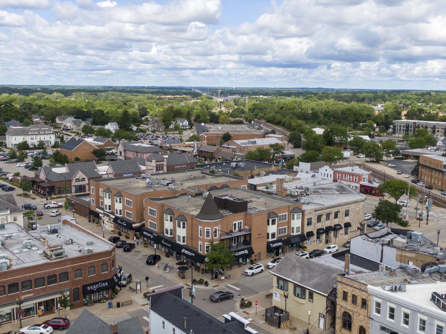 Barrington, IL 60010,100 E STATION ST #312