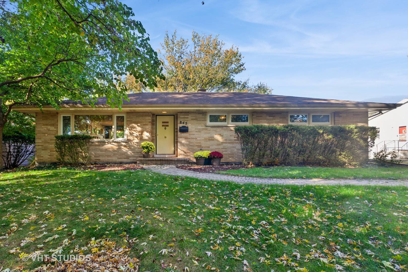 Naperville, IL 60540,845 Tulip LN