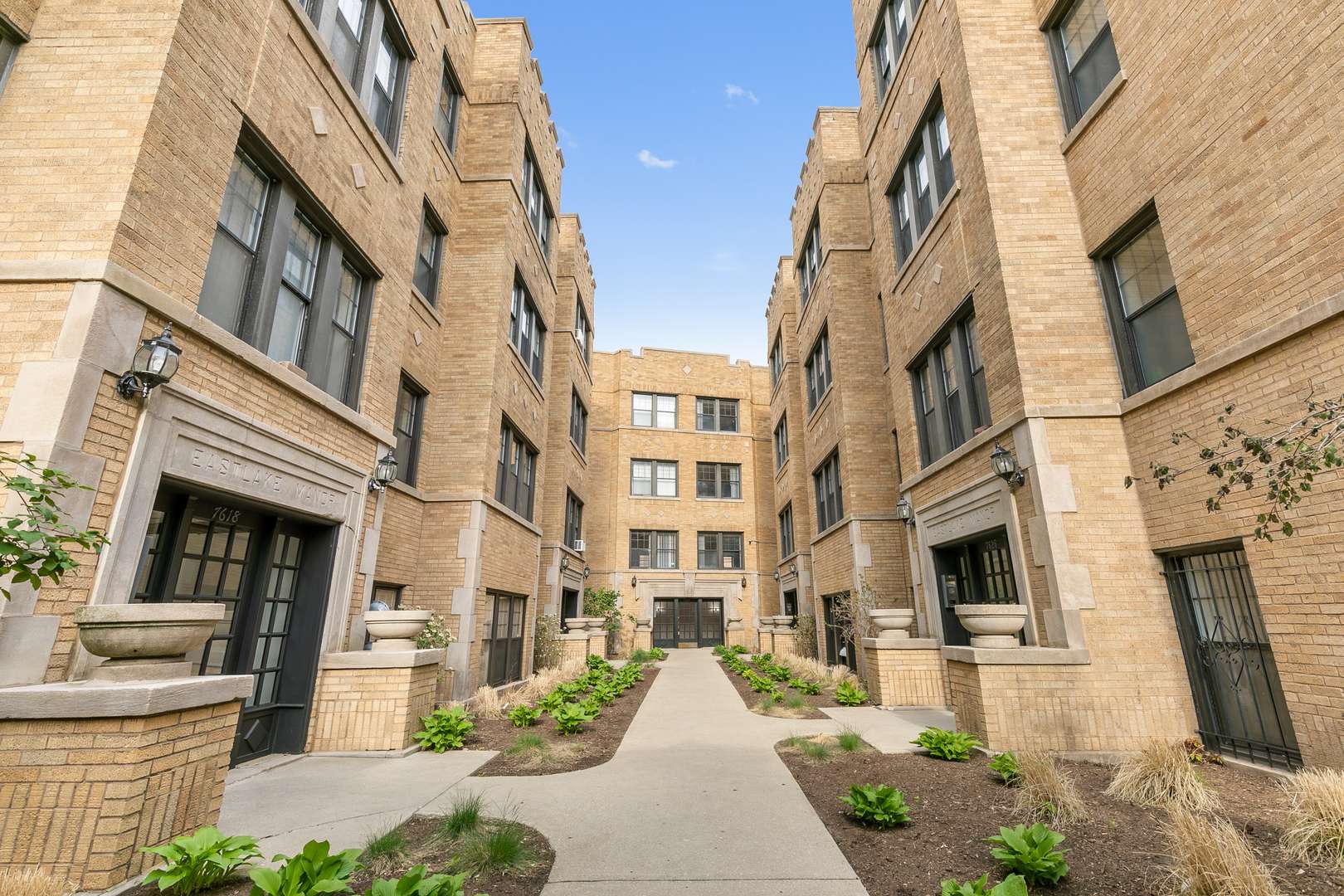 Chicago, IL 60626,7622 N Eastlake TER #3B