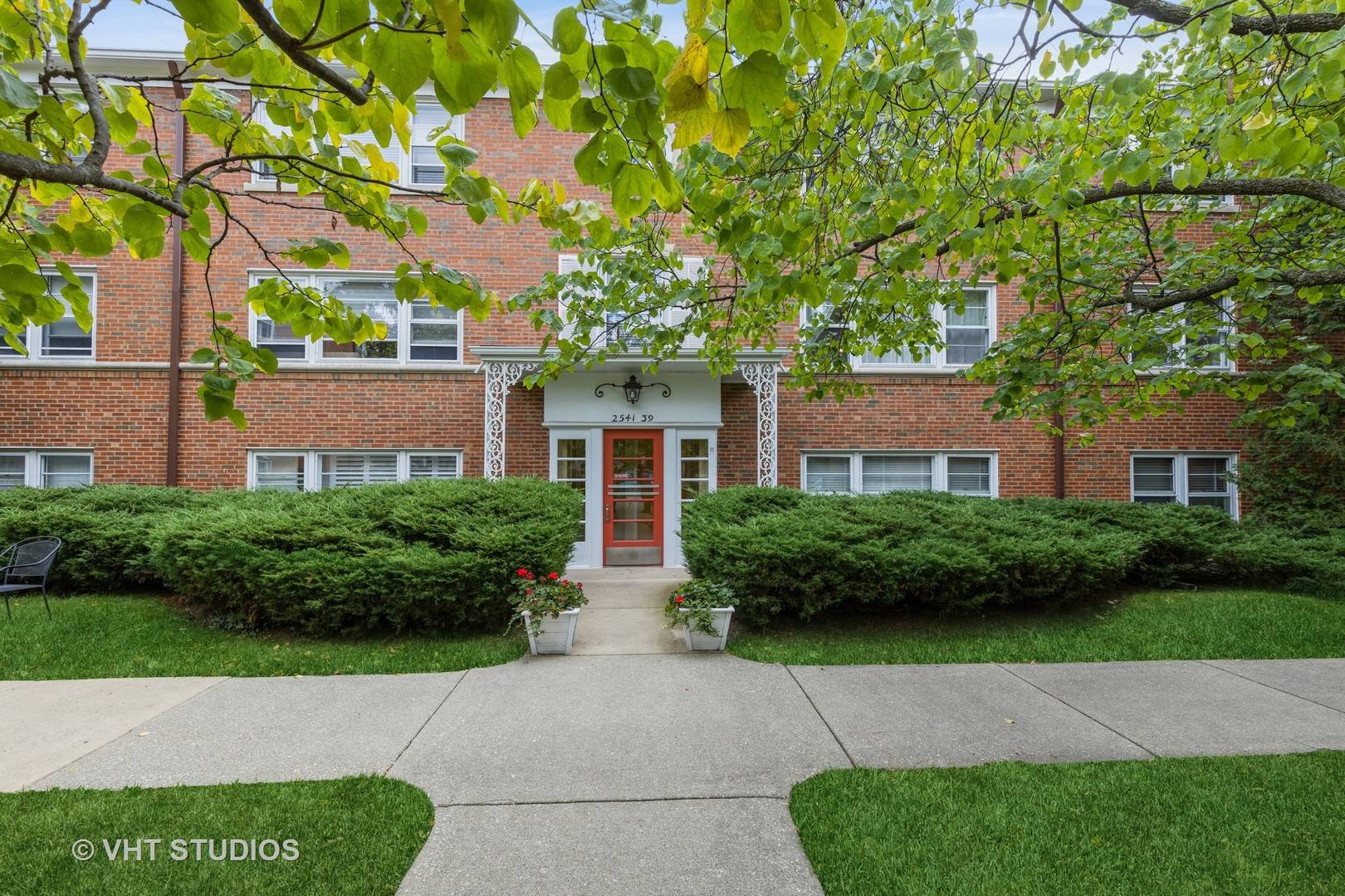 Evanston, IL 60201,2539 Bennett AVE #2