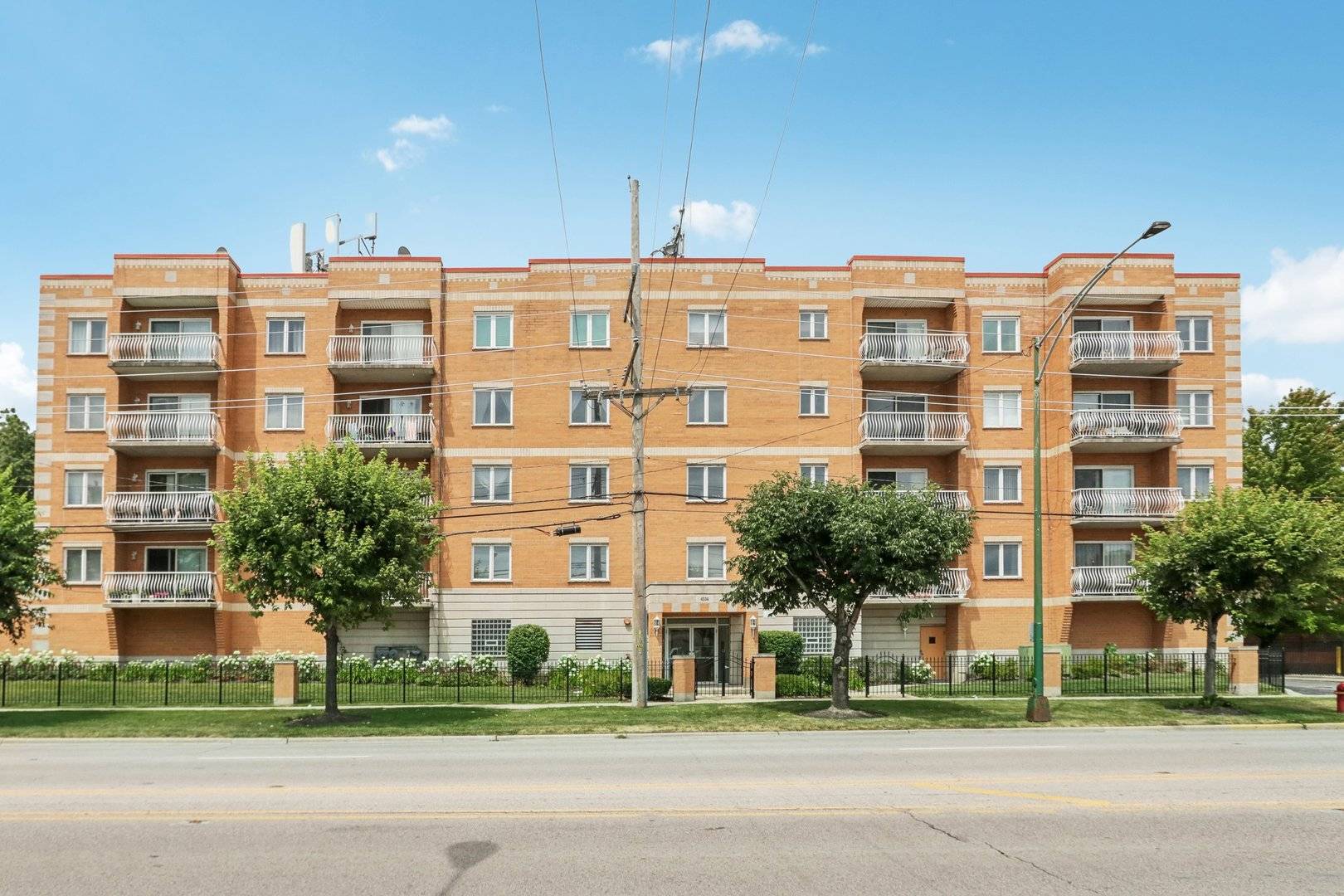 Chicago, IL 60656,4534 N Cumberland AVE #301