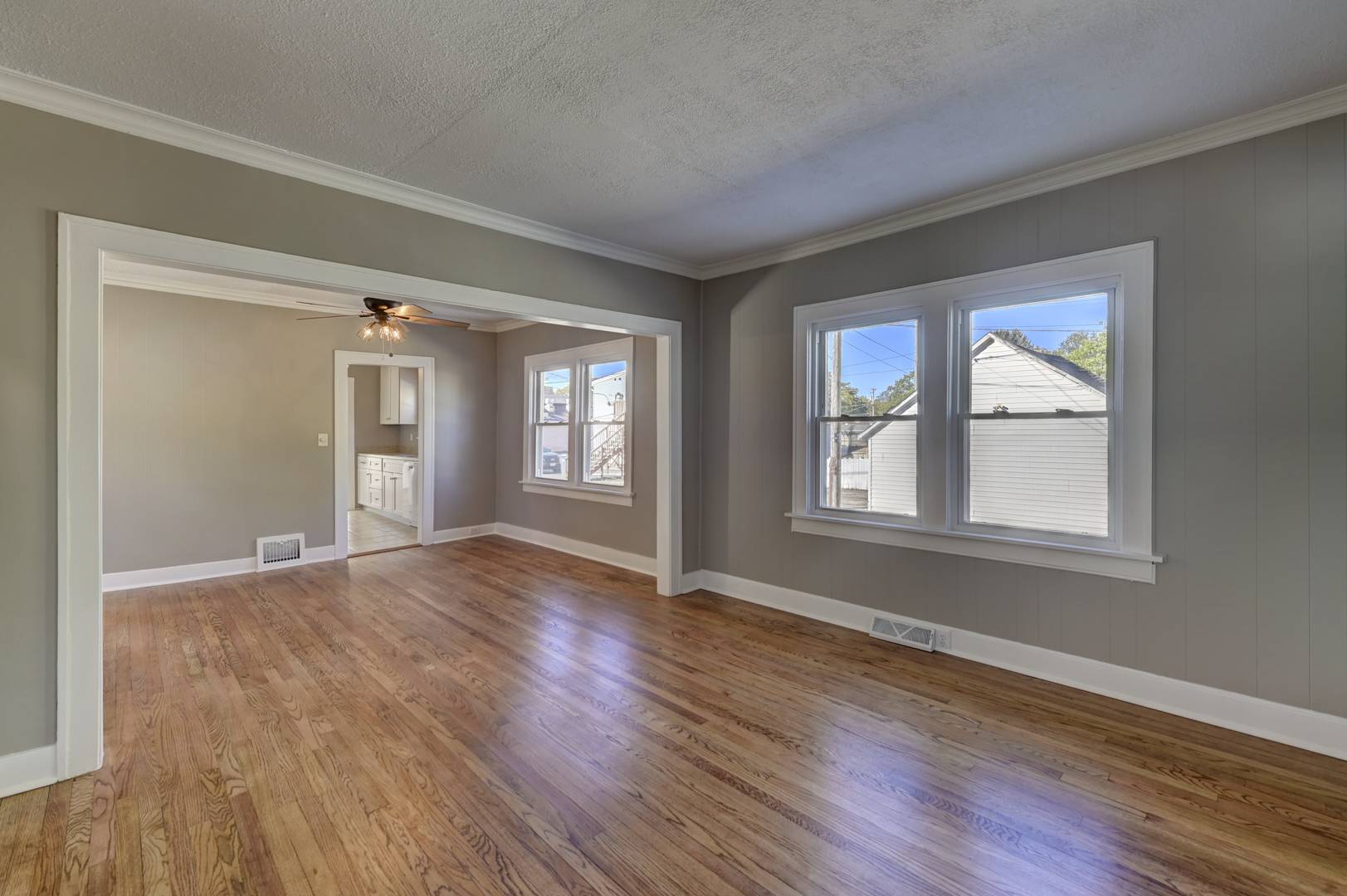 Steger, IL 60475,14 E 31st PL