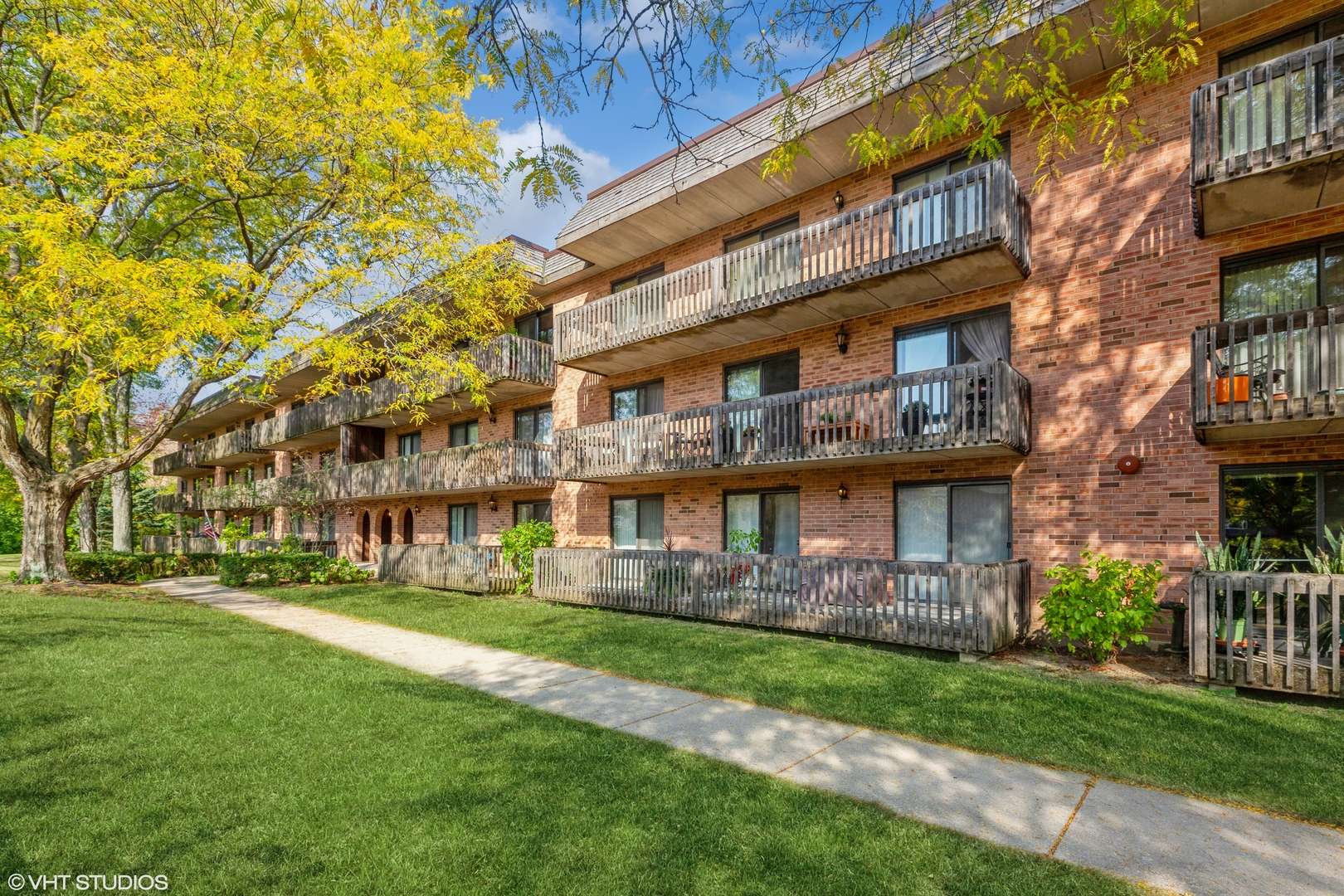 Downers Grove, IL 60516,444 Redondo DR #304