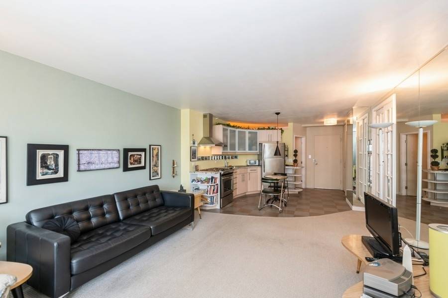Chicago, IL 60660,5601 N Sheridan RD #4B