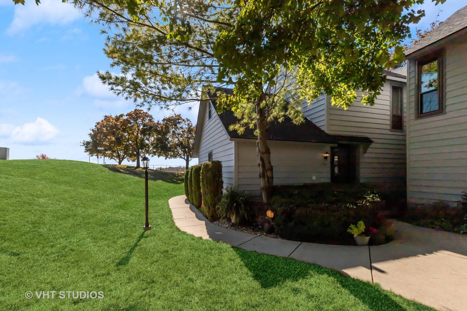 Gurnee, IL 60031,736 Glen WAY