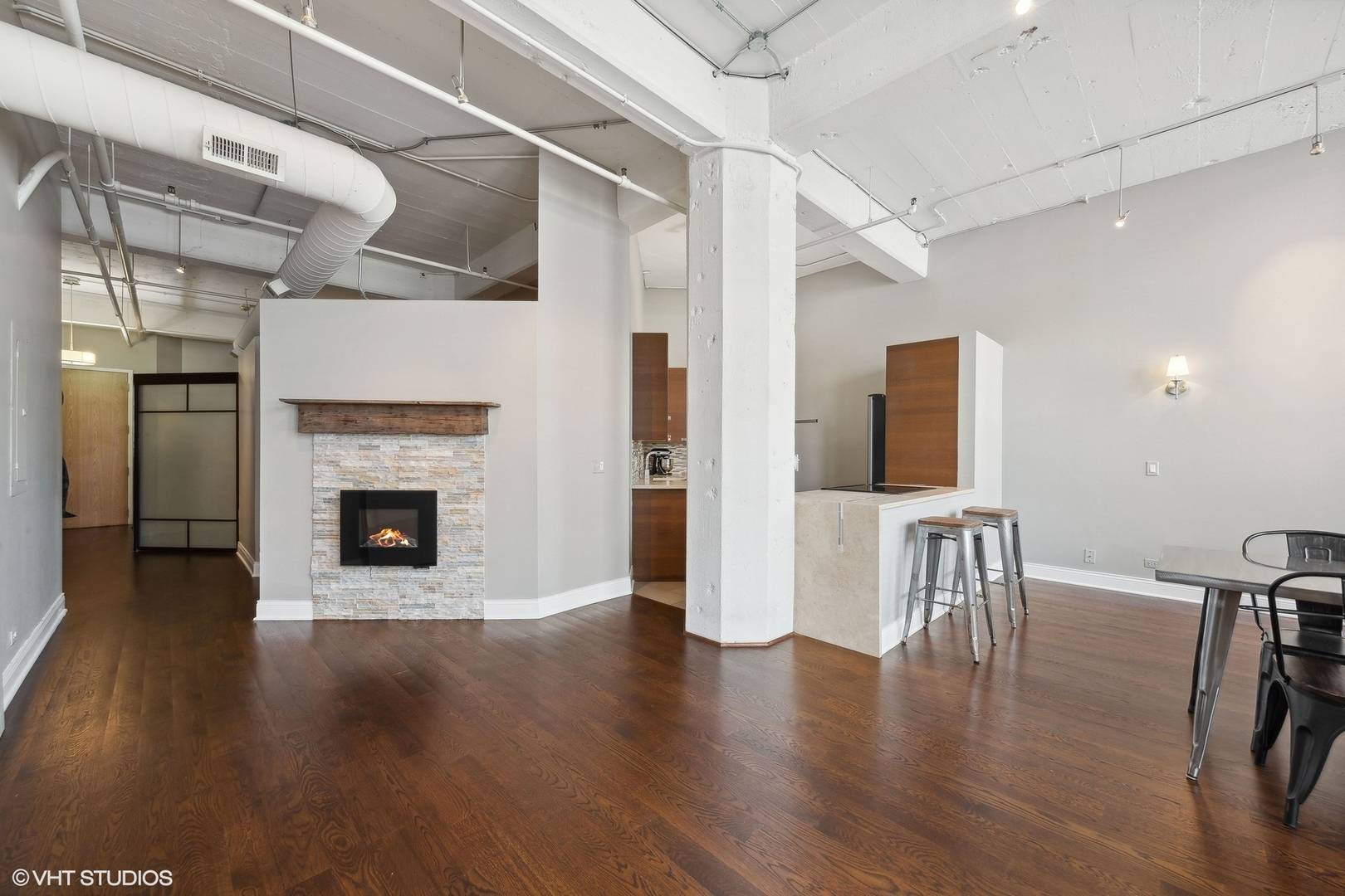 Chicago, IL 60605,124 W POLK ST #205